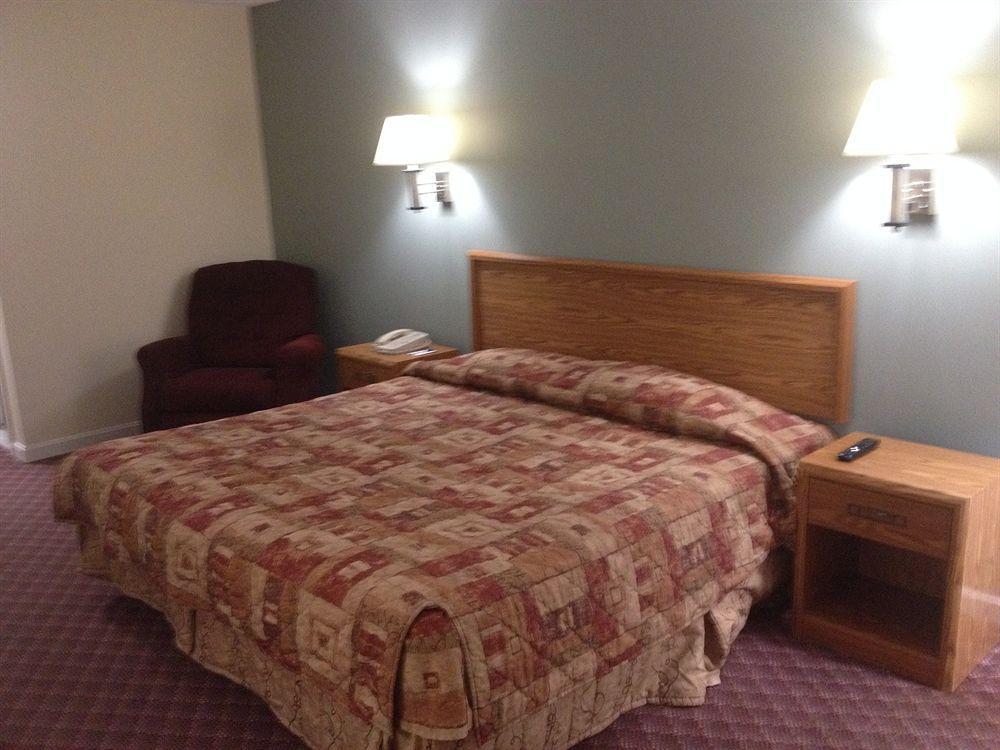 Rodeway Inn Groton Esterno foto