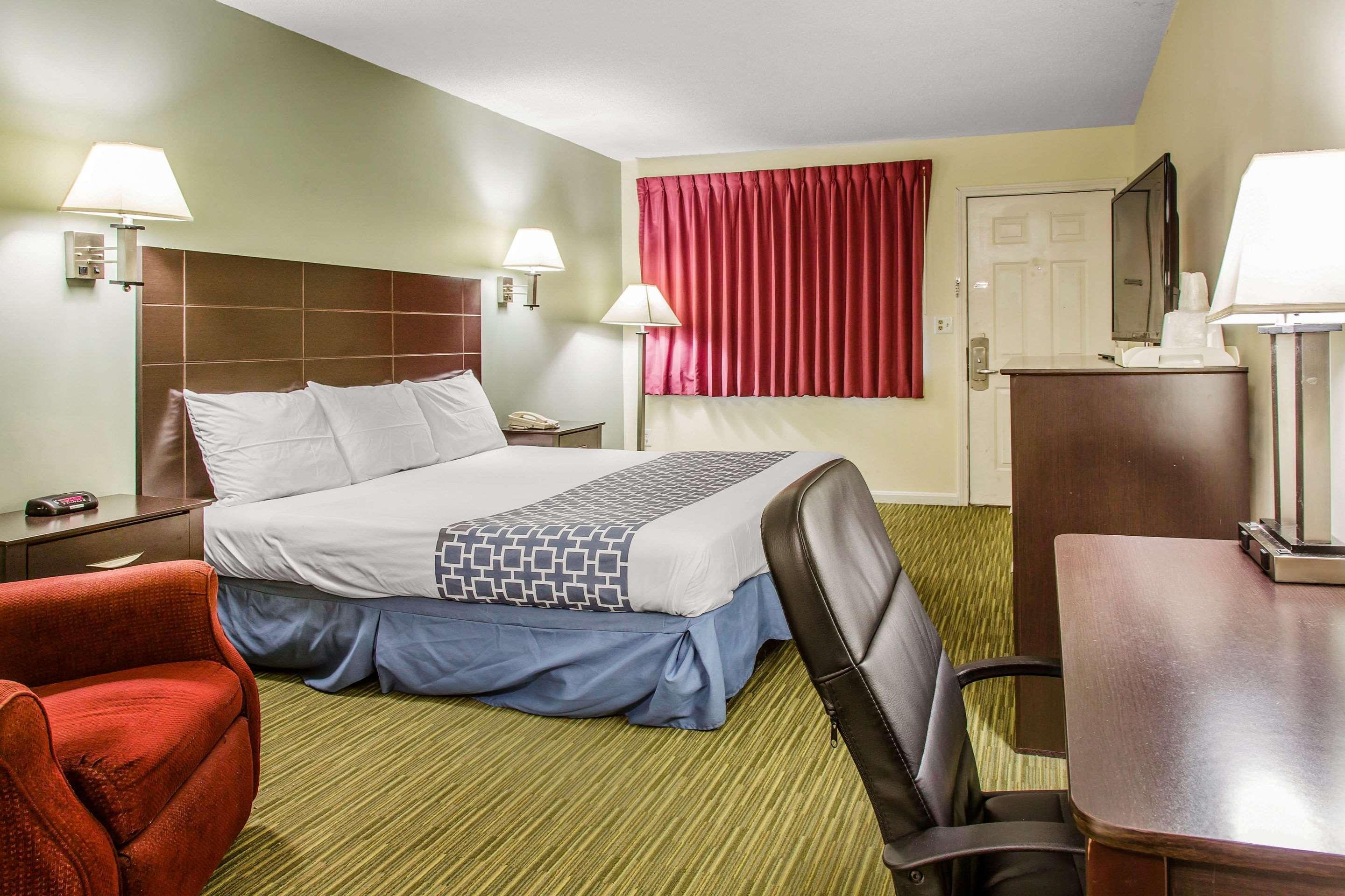 Rodeway Inn Groton Esterno foto