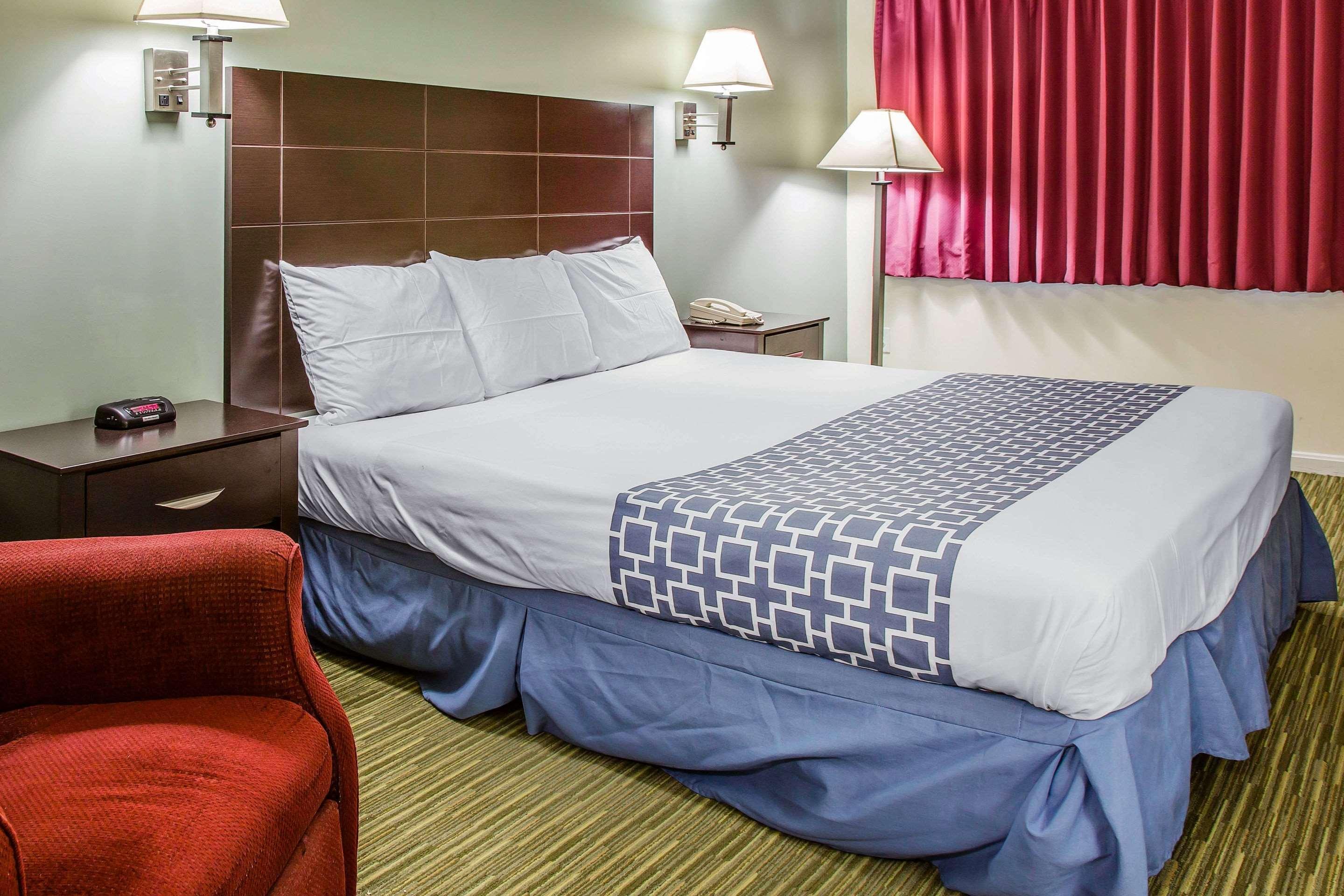 Rodeway Inn Groton Esterno foto
