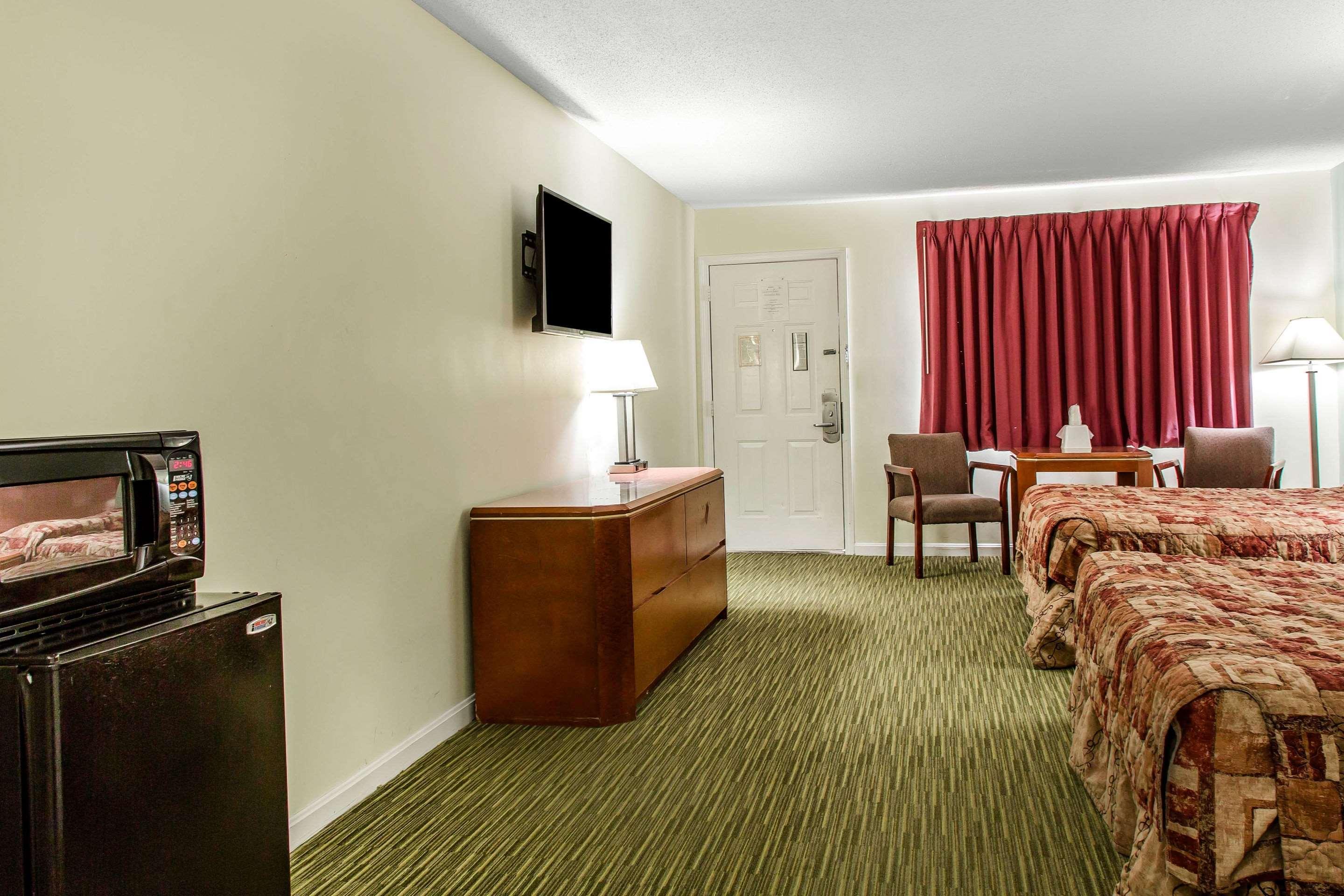 Rodeway Inn Groton Esterno foto