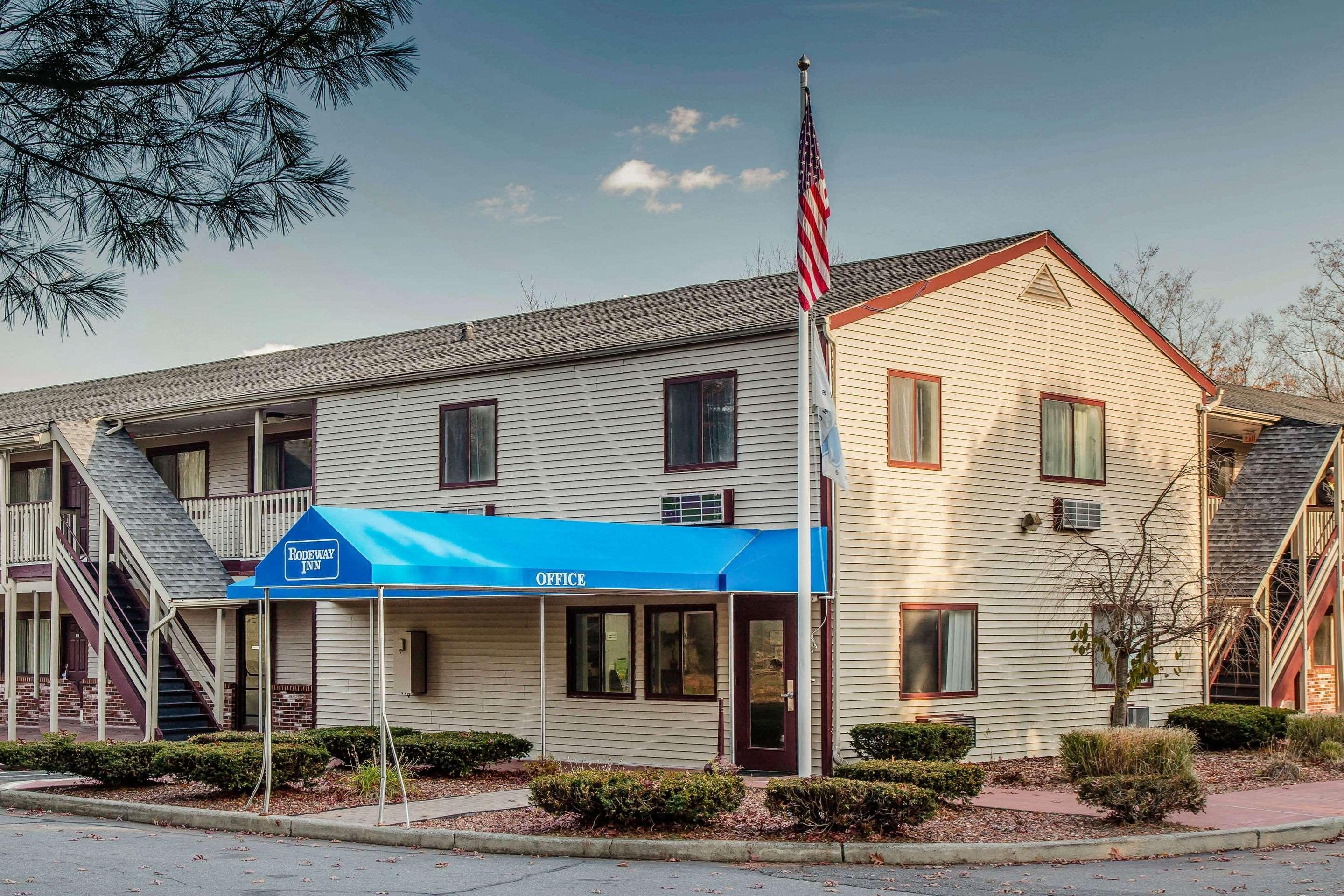 Rodeway Inn Groton Esterno foto
