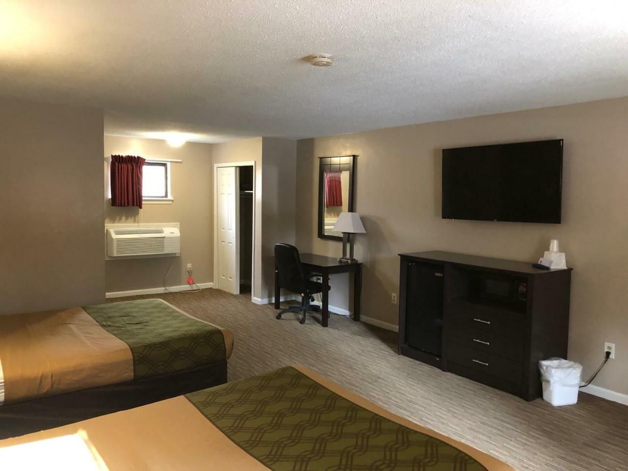 Rodeway Inn Groton Esterno foto